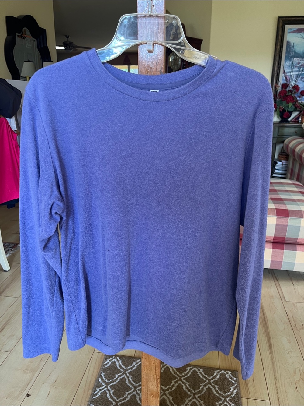 Uniqlo Heat Tech Women's Long-Sleeve Crewneck Sweatshirt Purple size large